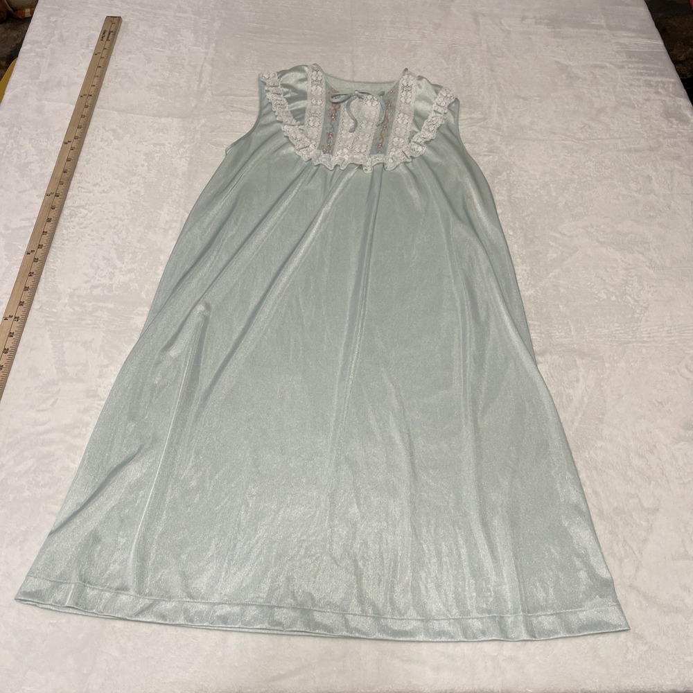 Vintage Nightgown Light Blue With‎ Lace Trim Size M Midi length GrannyCore Flaw - Picture 2 of 11